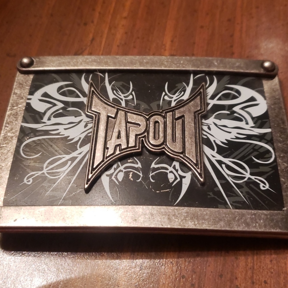 Tapout belt buckle